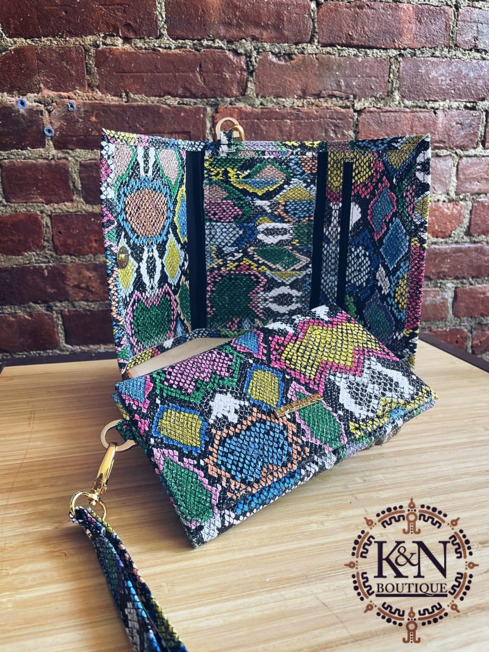Wristlet multicolor
