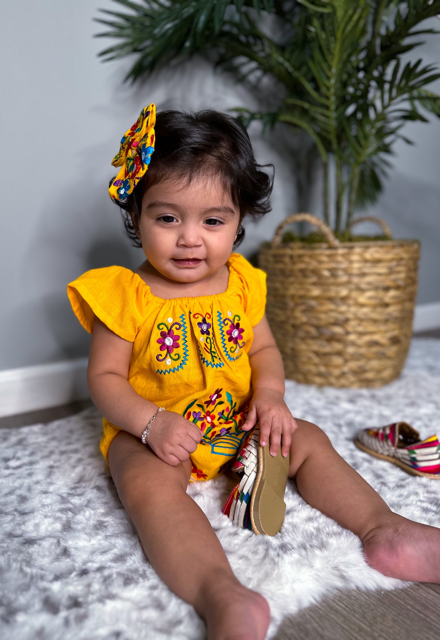 Mia’s romper (yellow)