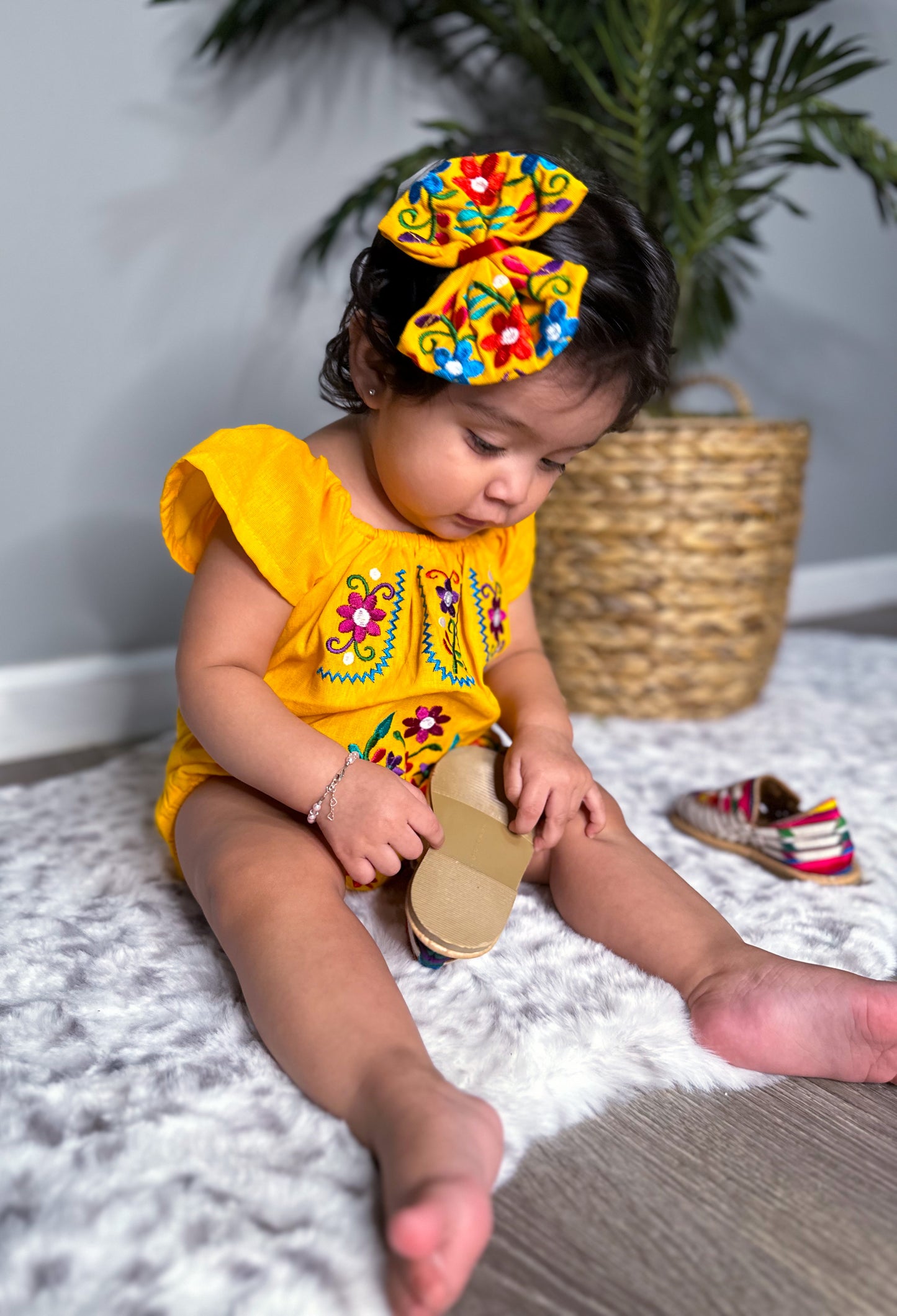 Mia’s romper (yellow)